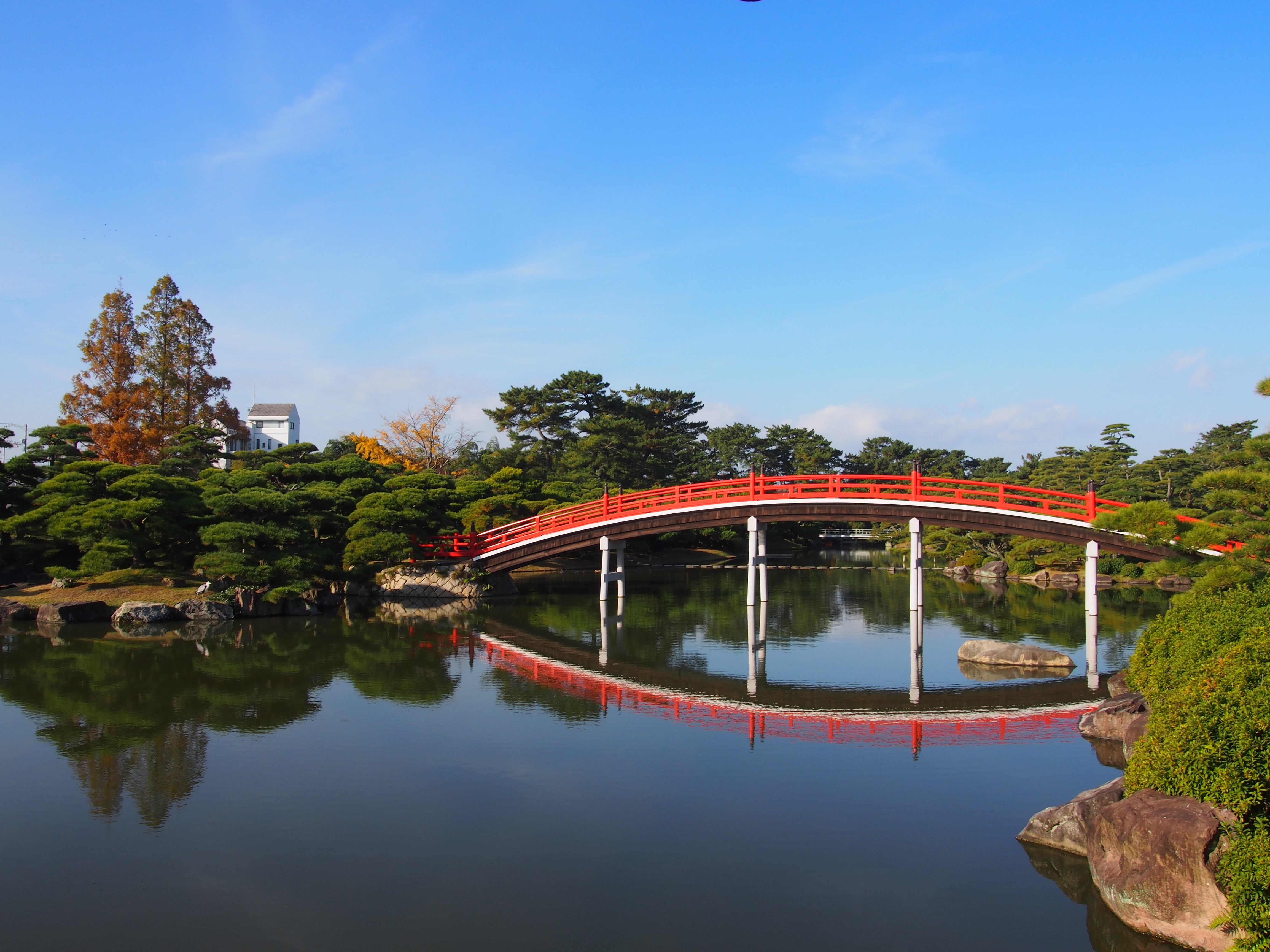 中津万象園　邀月橋